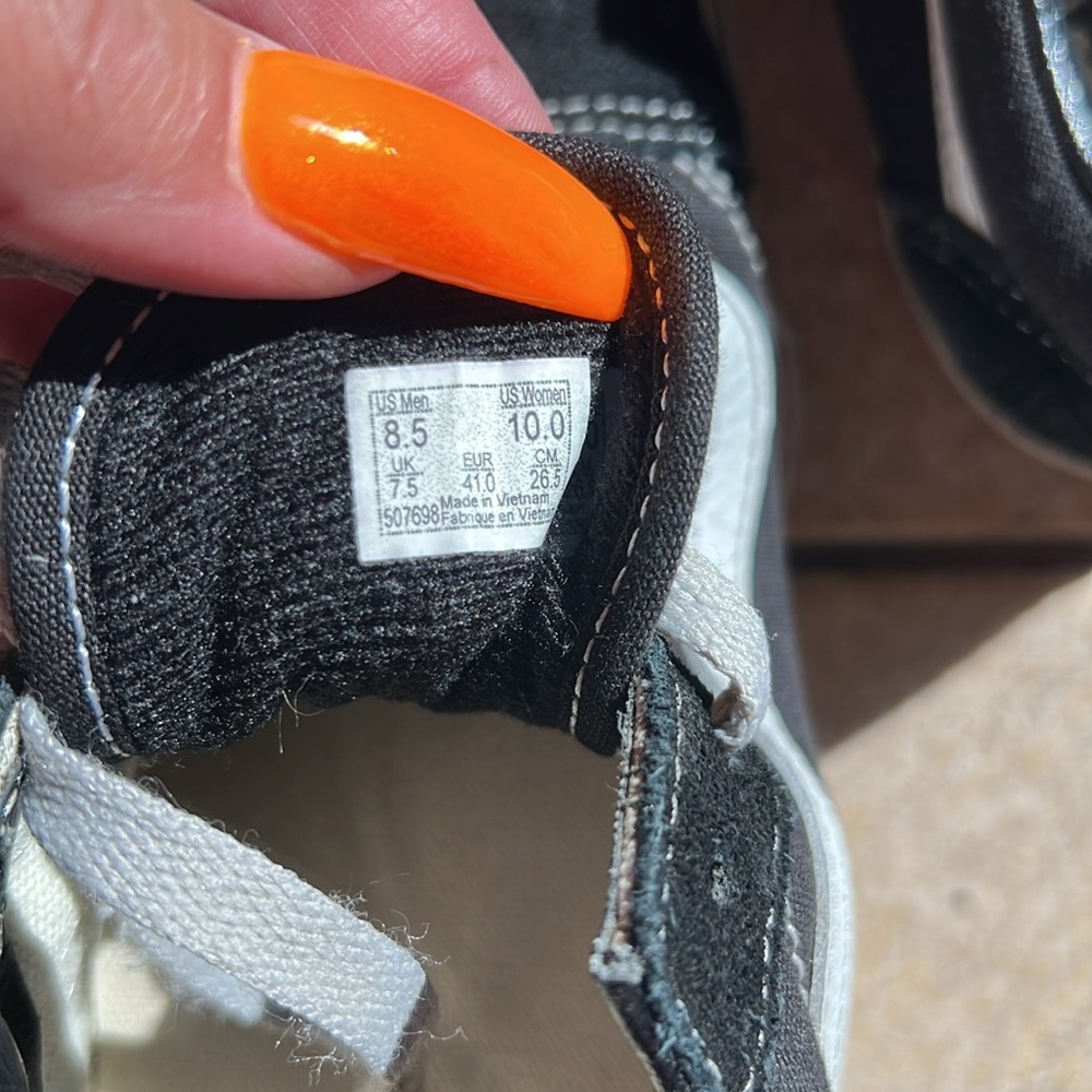 Vans - Picture 5 of 5